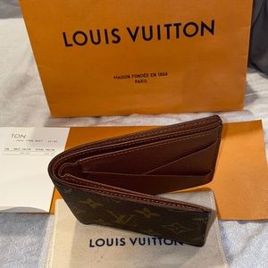 LV Men’s Wallet